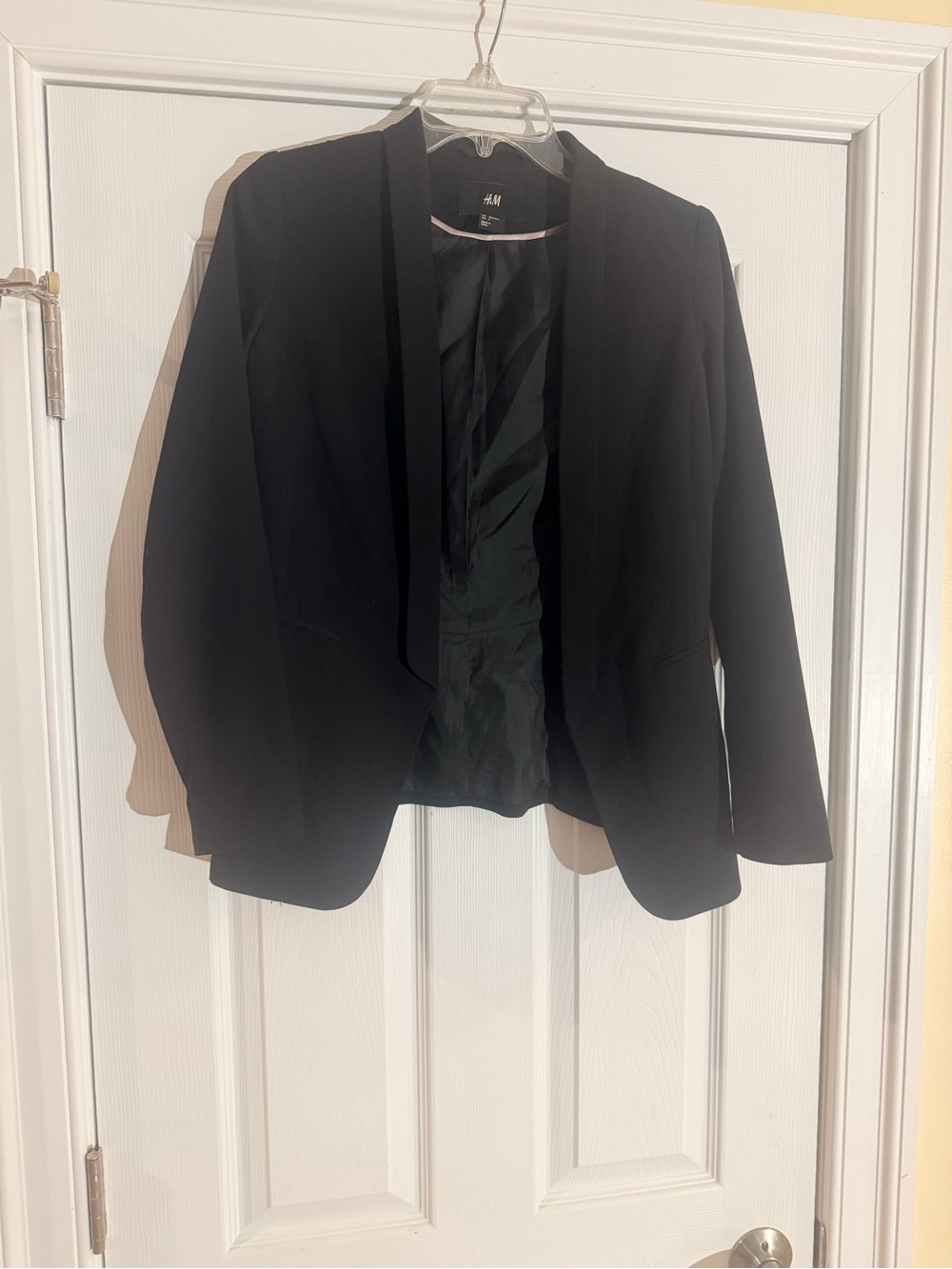 Ladies Size 4 "H&M" Black Open-Front Blazer GUC